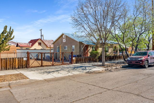 1123 3rd Street SW, Albuquerque, NM 87102