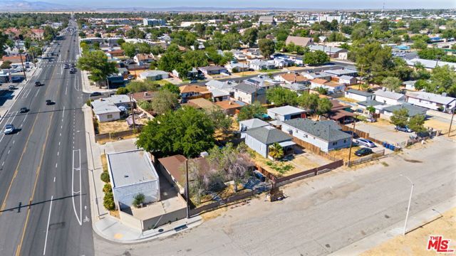 947 W Oldfield Street, Lancaster, CA 93534