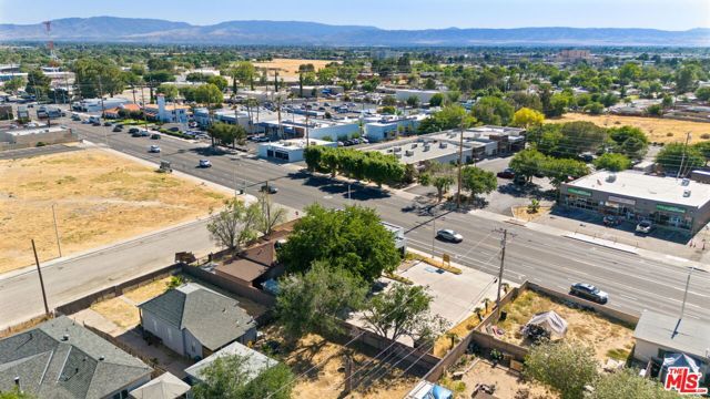 947 W Oldfield Street, Lancaster, CA 93534
