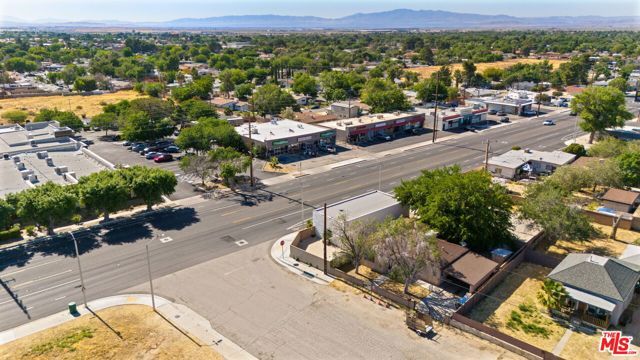 947 W Oldfield Street, Lancaster, CA 93534