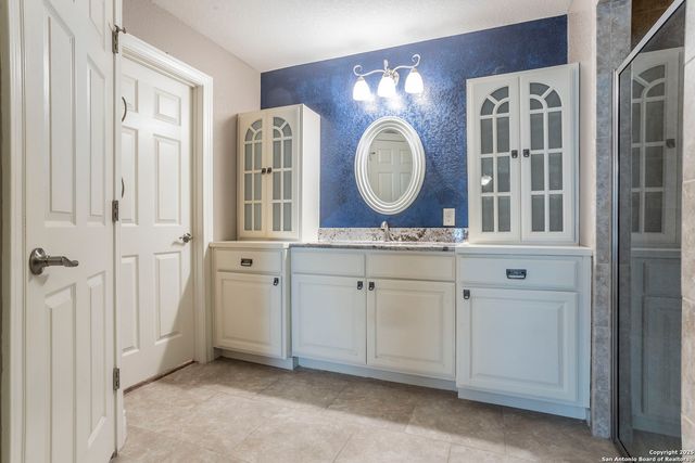 26441 White Eagle, San Antonio, TX 78260