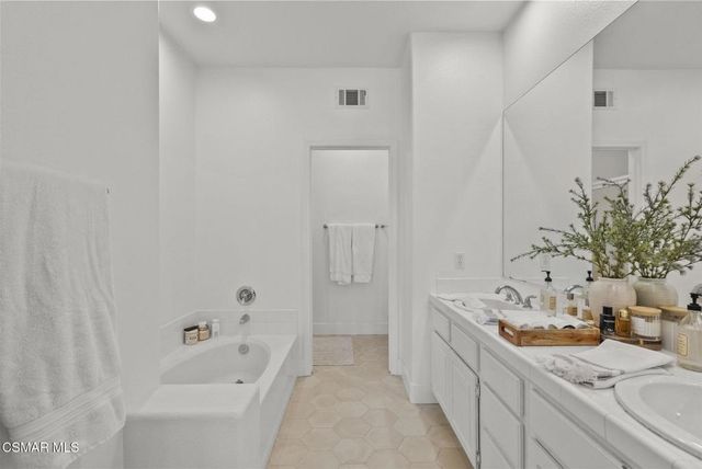 2648 Fallen Leaf Court, Simi Valley, CA 93063