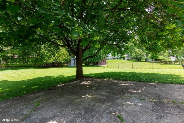8206 ARROWHEAD RD, Pikesville, MD 21208
