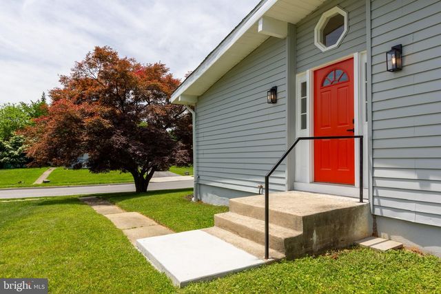 8206 ARROWHEAD RD, Pikesville, MD 21208