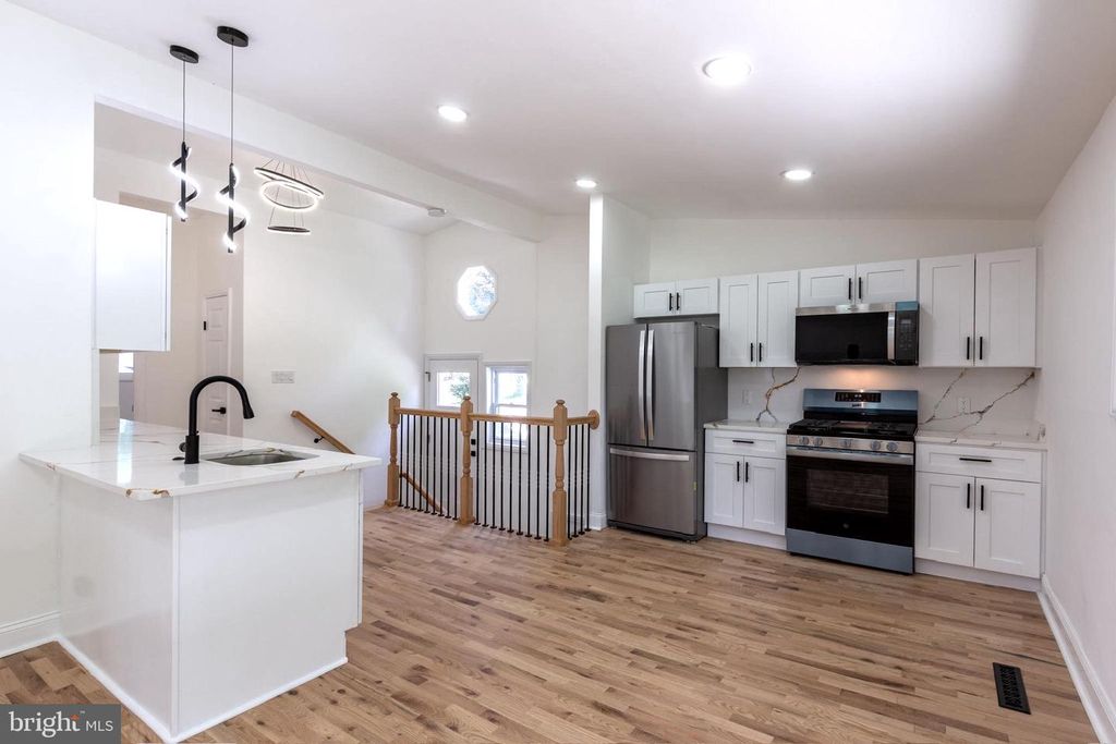 8206 ARROWHEAD RD, Pikesville, MD 21208