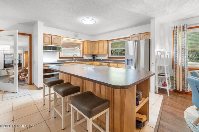 500 WALNUT Street, Welaka, FL 32193
