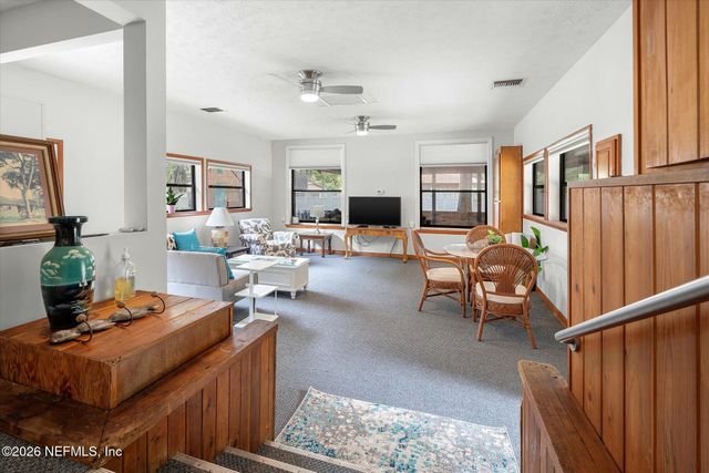 500 WALNUT Street, Welaka, FL 32193