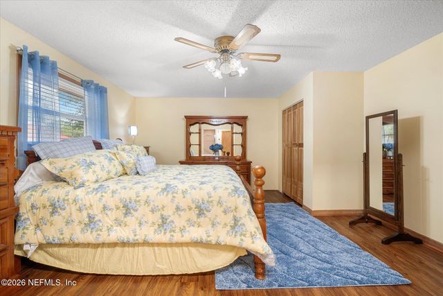 500 WALNUT Street, Welaka, FL 32193
