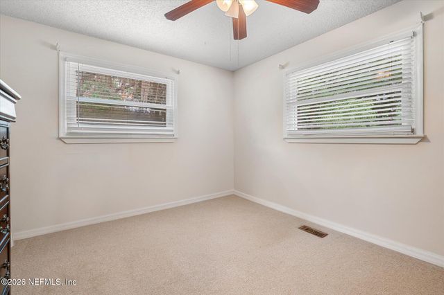 500 WALNUT Street, Welaka, FL 32193