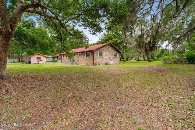 500 WALNUT Street, Welaka, FL 32193