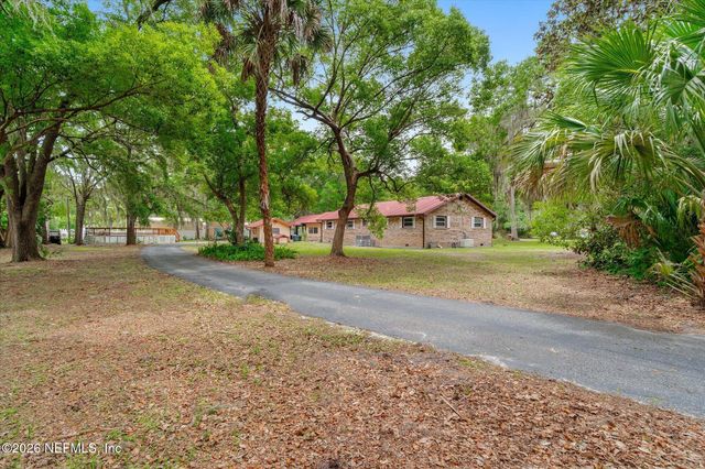 500 WALNUT Street, Welaka, FL 32193