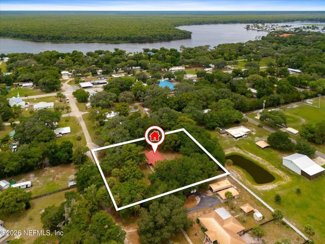 500 WALNUT Street, Welaka, FL 32193