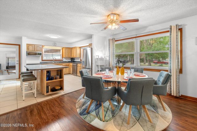 500 WALNUT Street, Welaka, FL 32193