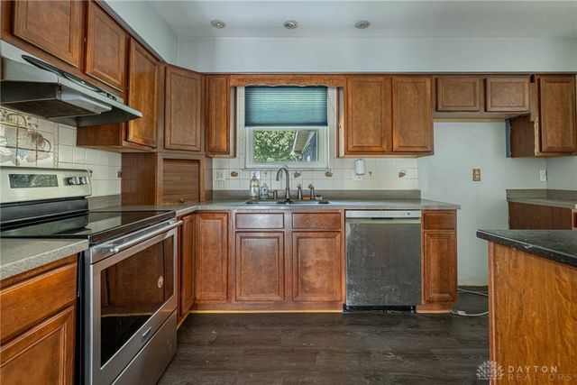 833 Lea Castle Place, Miamisburg, OH 45342