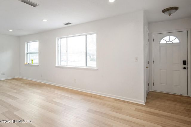 6728 EAST Road, Jacksonville, FL 32216