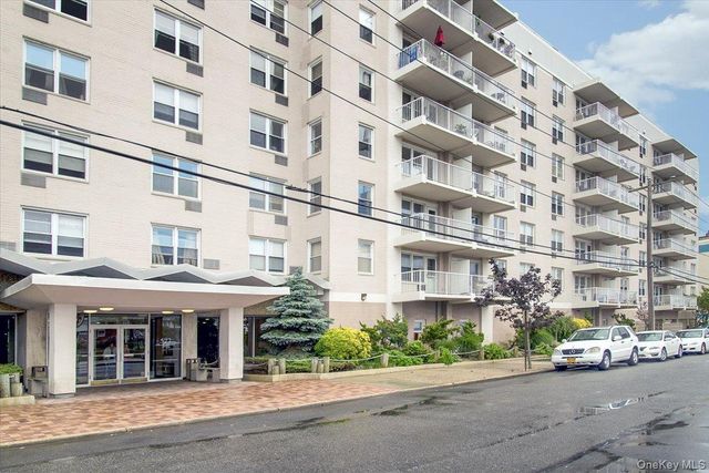 522 Shore Road 2V V, Long Beach, NY 11561