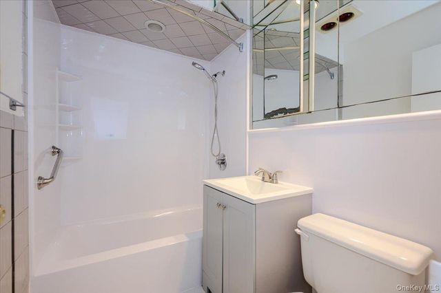 522 Shore Road 2V V, Long Beach, NY 11561