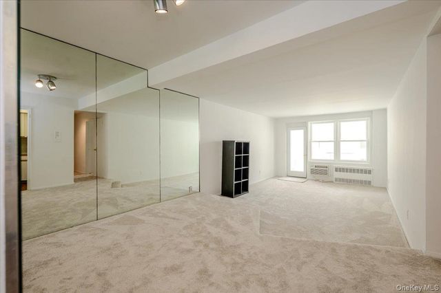 522 Shore Road 2V V, Long Beach, NY 11561
