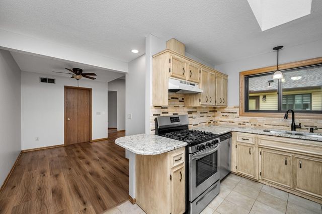 8654 134th Street W, Apple Valley, MN 55124