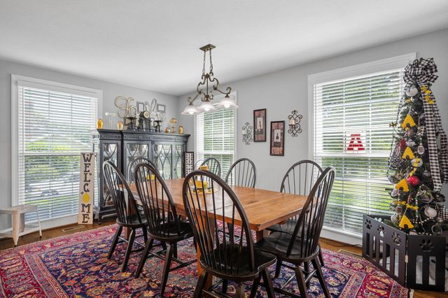 1121 S Crest Road, Rossville, GA 30741
