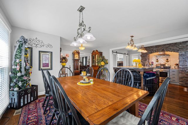 1121 S Crest Road, Rossville, GA 30741