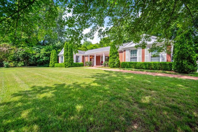 1121 S Crest Road, Rossville, GA 30741