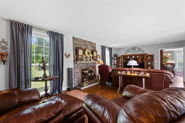 1121 S Crest Road, Rossville, GA 30741