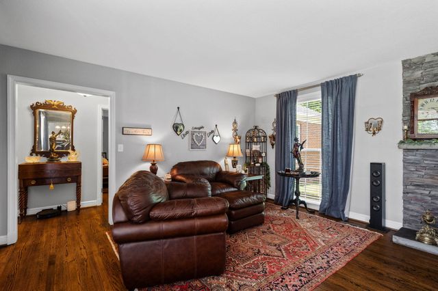 1121 S Crest Road, Rossville, GA 30741