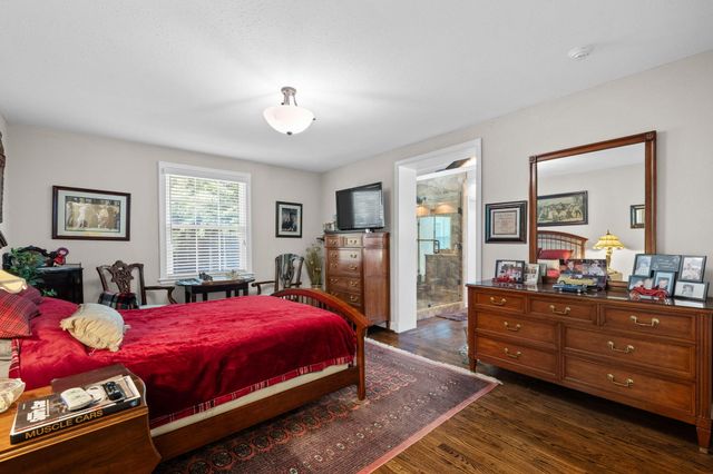 1121 S Crest Road, Rossville, GA 30741