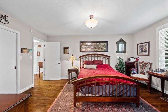 1121 S Crest Road, Rossville, GA 30741