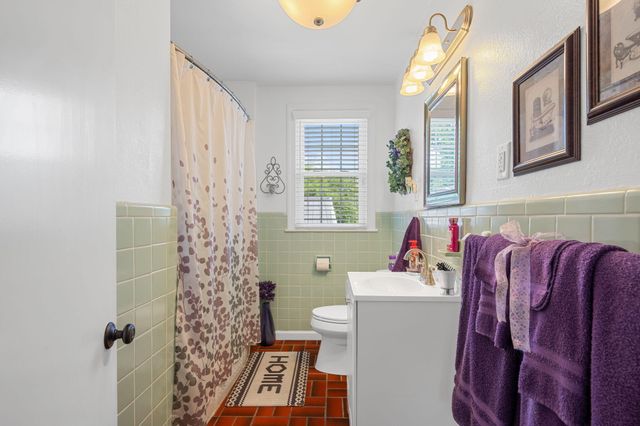 1121 S Crest Road, Rossville, GA 30741