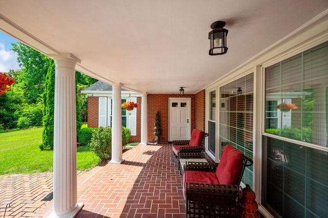 1121 S Crest Road, Rossville, GA 30741