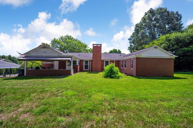 1121 S Crest Road, Rossville, GA 30741