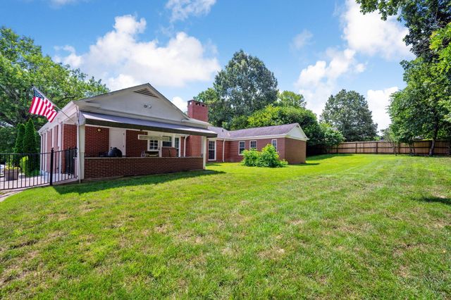 1121 S Crest Road, Rossville, GA 30741