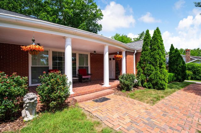 1121 S Crest Road, Rossville, GA 30741