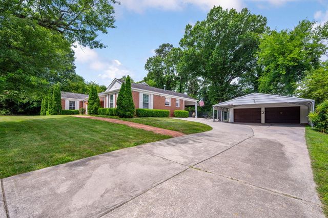 1121 S Crest Road, Rossville, GA 30741