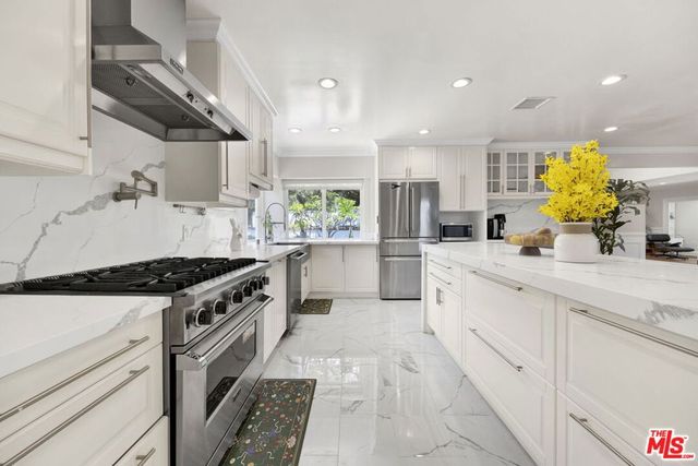 1918 Highland Oaks Drive, Arcadia, CA 91006
