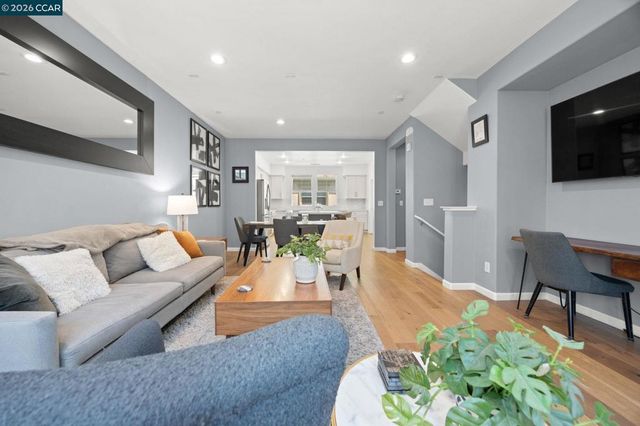 1147 Martin Luther King Dr, Hayward, CA 94541