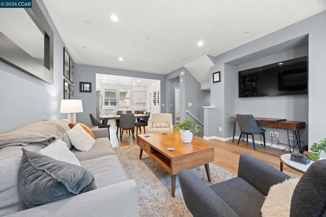 1147 Martin Luther King Dr, Hayward, CA 94541