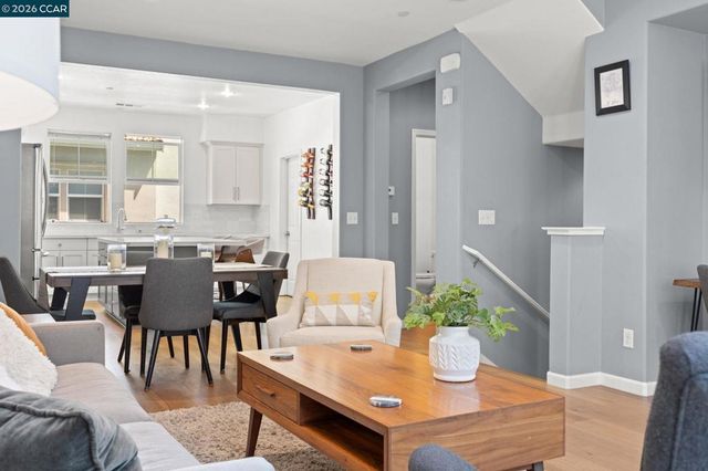 1147 Martin Luther King Dr, Hayward, CA 94541