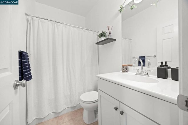 1147 Martin Luther King Dr, Hayward, CA 94541