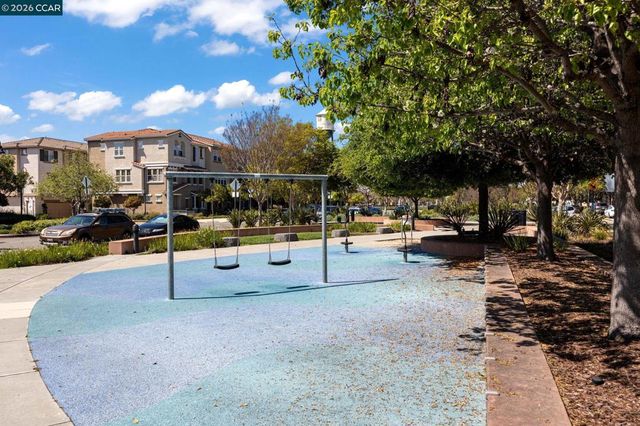 1147 Martin Luther King Dr, Hayward, CA 94541