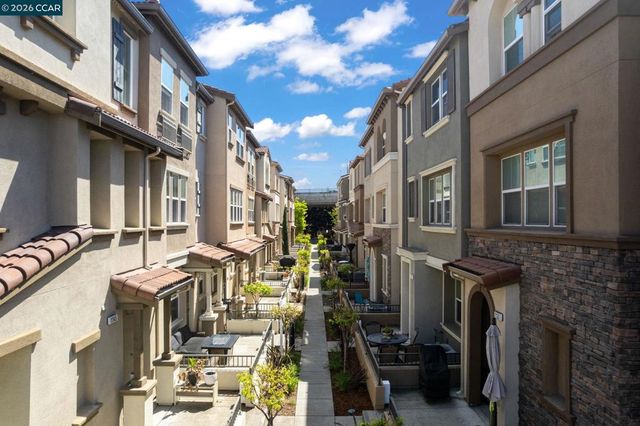 1147 Martin Luther King Dr, Hayward, CA 94541