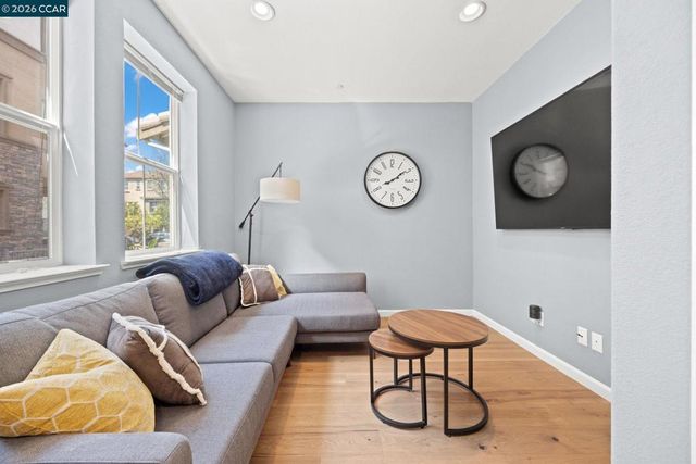 1147 Martin Luther King Dr, Hayward, CA 94541