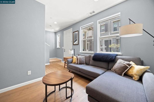 1147 Martin Luther King Dr, Hayward, CA 94541