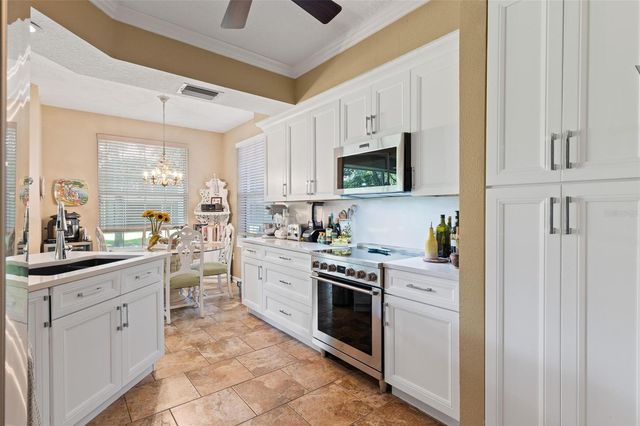2061 CARRIAGE LANE 104, Clearwater, FL 33765