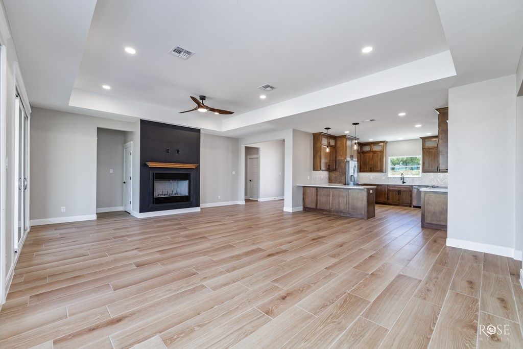 Image 14 of property listing at 2301 Hillside Dr, San Angelo, TX 76904