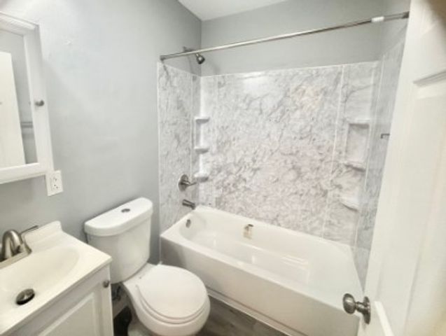 400 Prospect St B, Jeannette, PA 15644