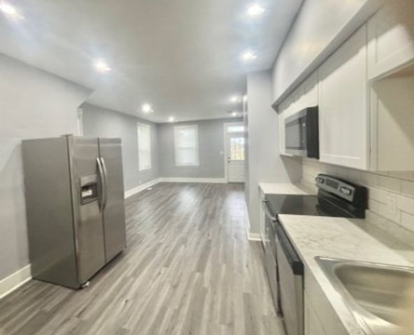 400 Prospect St B, Jeannette, PA 15644