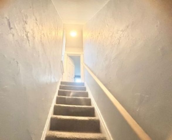 400 Prospect St B, Jeannette, PA 15644